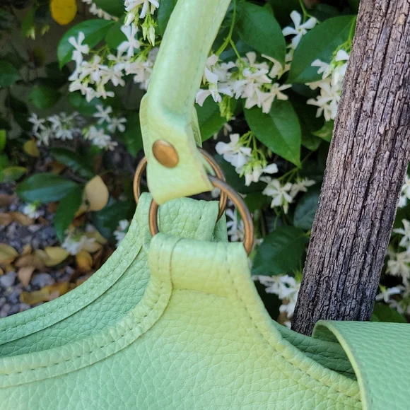 Straw and leather Tote/Purse Yellow Straw and Light Green Top Snap Closure - Picture 5 of 7